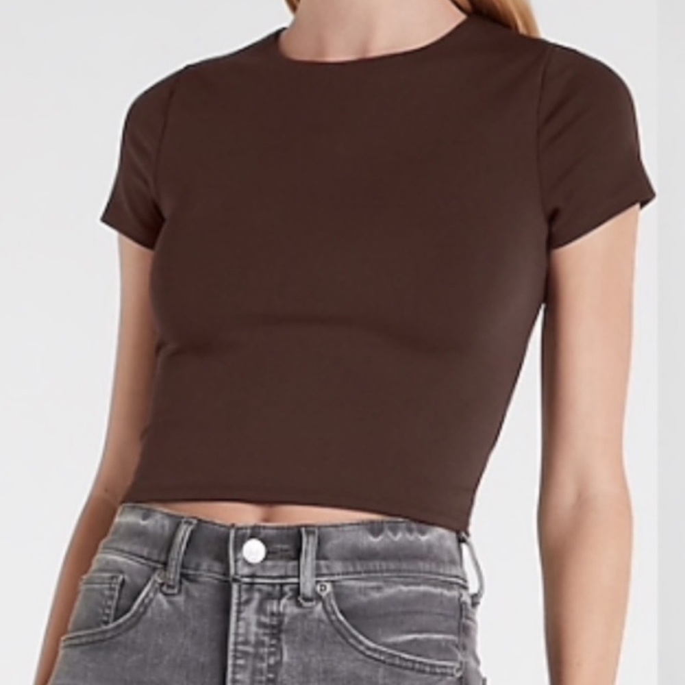 NWT Body Contour High Compression Matte 90s Cropped Tee